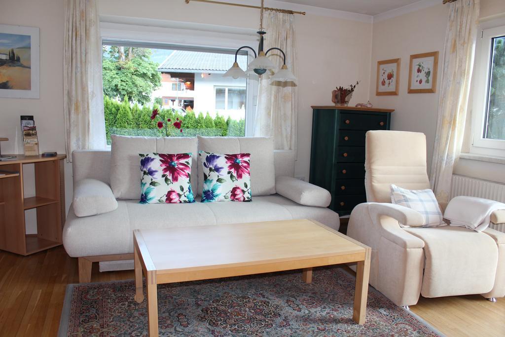יארצנס Ferienwohnung Stuibenfall חדר תמונה